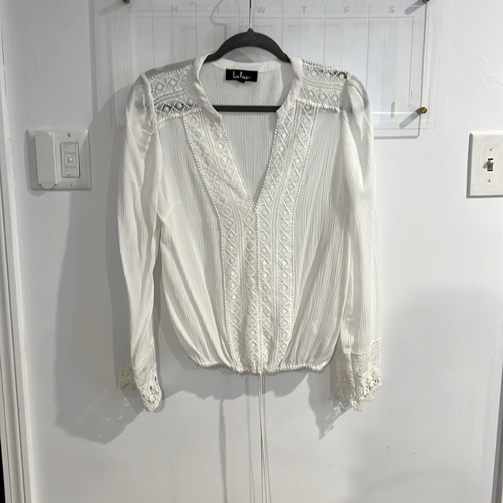 White blouse with lace detail, LULUS, M